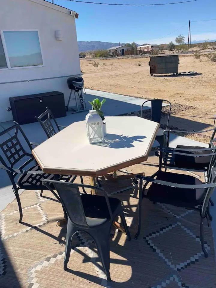 Serene Modern Home Backdoor With Great Wifi, Games, Movies, Patio Seating And Bbq Easy Access To North Joshua Tree National Park In 10 Minutes Twentynine Palms Ngoại thất bức ảnh