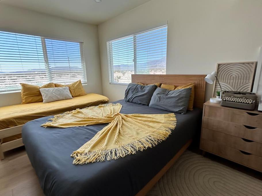 Serene Modern Home Backdoor With Great Wifi, Games, Movies, Patio Seating And Bbq Easy Access To North Joshua Tree National Park In 10 Minutes Twentynine Palms Ngoại thất bức ảnh