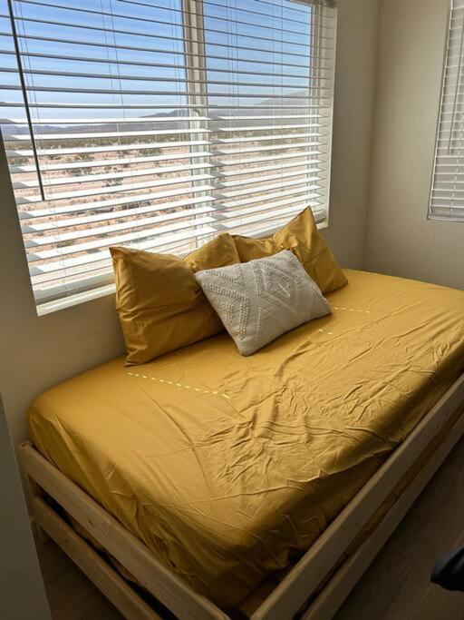 Serene Modern Home Backdoor With Great Wifi, Games, Movies, Patio Seating And Bbq Easy Access To North Joshua Tree National Park In 10 Minutes Twentynine Palms Ngoại thất bức ảnh